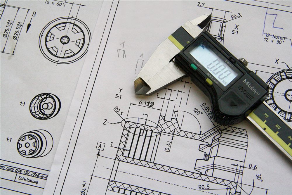 Technische Zeichnung mit Messschieber